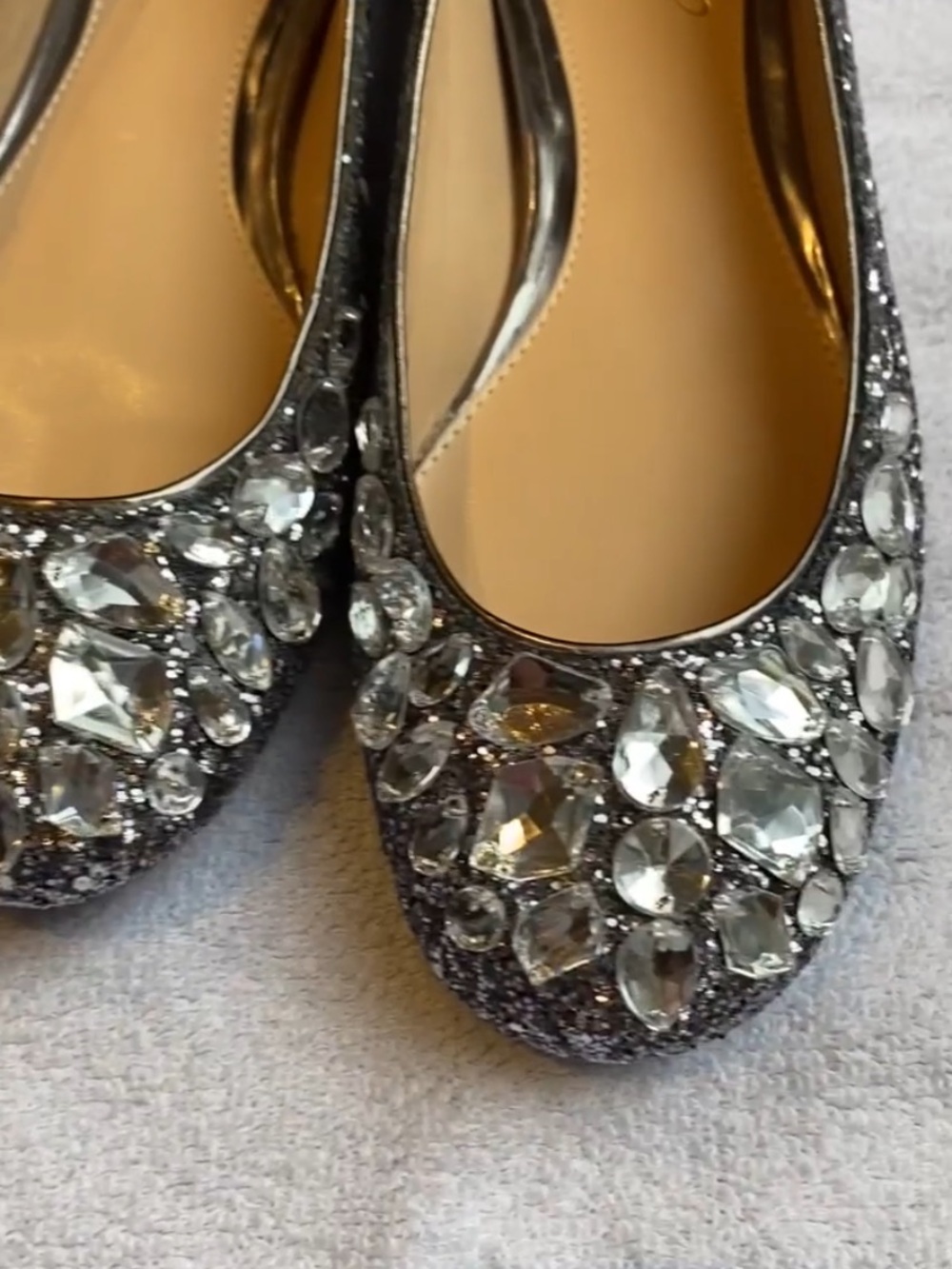 💕HP💕 Badgley Mischka Jewel Sparkle Crystal Embellished Ballet Flats Sz 6 NWT